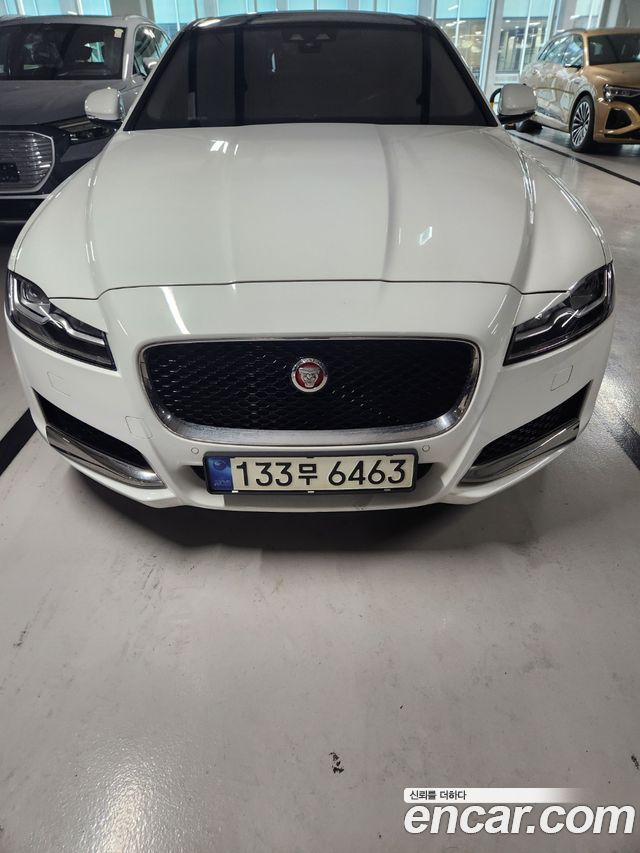 Jaguar XF 20d Portfolio — пробег 94 000 км — фото 1 из 5