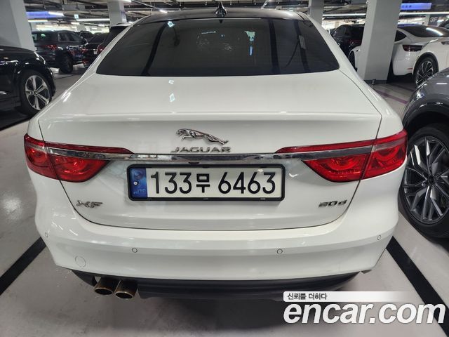 Jaguar XF 20d Portfolio — пробег 94 000 км — фото 4 из 5