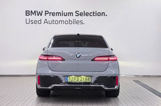 BMW 7-Series 740i xDrive M Sport — пробег 4 200 км — фото 4 из 5