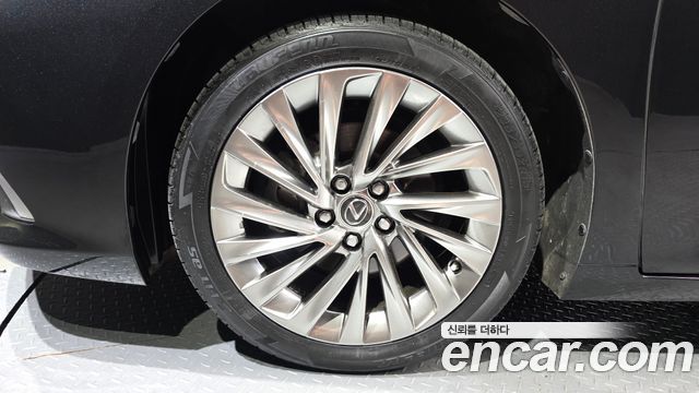 Lexus ES Executive — пробег 96 236 км — фото 5 из 5