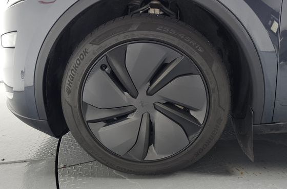 Tesla Model Y Long Range AWD — пробег 26 853 км — фото 5 из 5