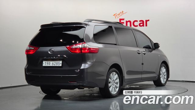 Toyota Sienna 3.5 AWD — пробег 96 317 км — фото 2 из 5