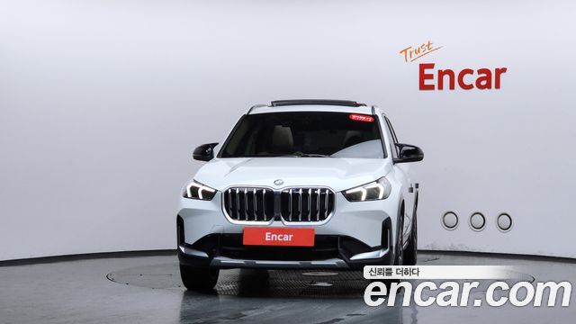 BMW X1 xDrive 20i xLine — пробег 25 858 км — фото 3 из 5