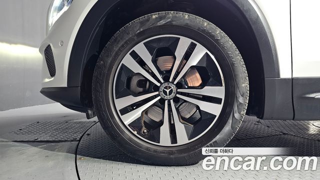 Mercedes-Benz GLB-Class GLB220 — пробег 45 122 км — фото 5 из 5