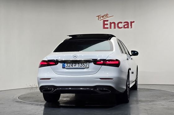 Mercedes-Benz E-Class E350 4MATIC AMG Line — пробег 101 068 км — фото 4 из 5