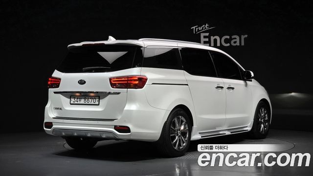 Kia Carnival из Кореи Encar