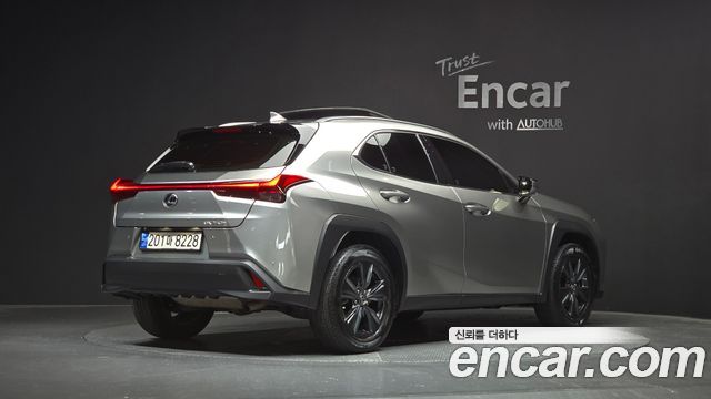 Lexus UX 2.0 2WD — пробег 39 755 км — фото 2 из 5