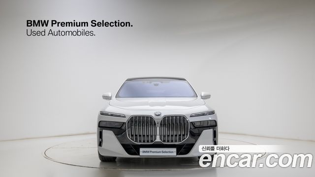 BMW 7-Series 740i xDrive M Sport — пробег 4 066 км — фото 3 из 5