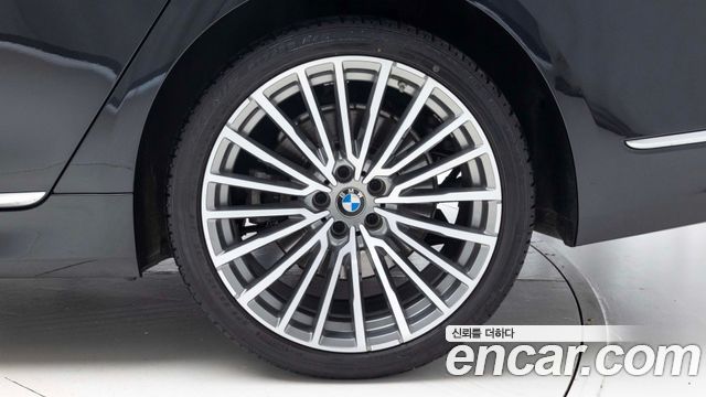 BMW 7-Series 740Li xDrive Design Pure Excellence — пробег 162 100 км — фото 5 из 5