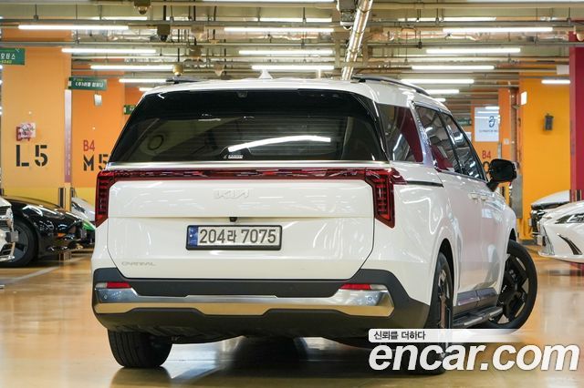 Kia Carnival Gasoline 9-Seater Signature — пробег 61 200 км — фото 4 из 5