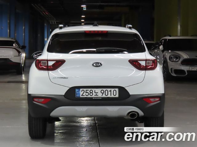 Kia Stonic 1.4 Trendy — пробег 24 700 км — фото 3 из 5
