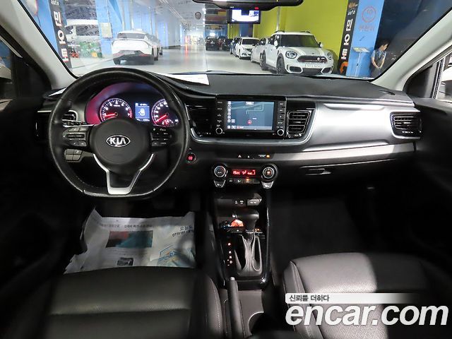 Kia Stonic 1.4 Trendy — пробег 24 700 км — фото 5 из 5