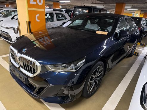 BMW 5-Series 520i M Sport — пробег 11 км — фото 1 из 5