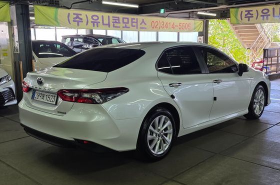 Toyota Camry 2.5 LE Hybrid — пробег 36 600 км — фото 3 из 5
