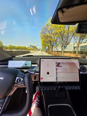 Tesla Model Y Standard Range RWD — пробег 83 500 км — фото 1 из 5