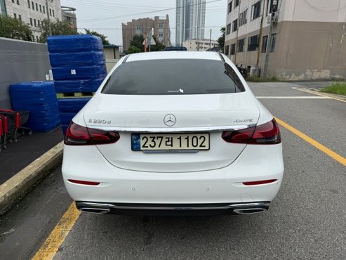 Mercedes-Benz E-Class E220d 4MATIC Exclusive — пробег 27 237 км — фото 4 из 5