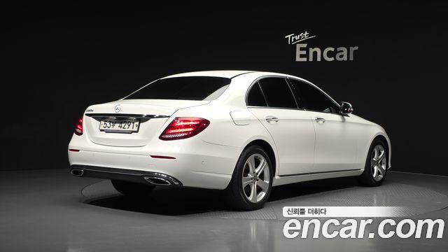 Mercedes-Benz E-Class из Кореи Encar