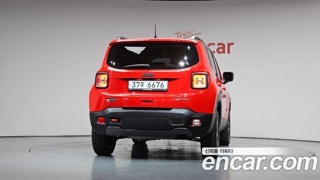 Jeep Renegade 2.0 Diesel Tailhawk AWD — пробег 68 335 км — фото 4 из 5