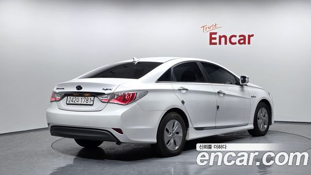 Hyundai Sonata 2.0 Modern — пробег 221 518 км — фото 2 из 5
