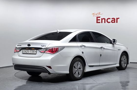 Hyundai Sonata 2.0 Modern — пробег 221 518 км — фото 2 из 5