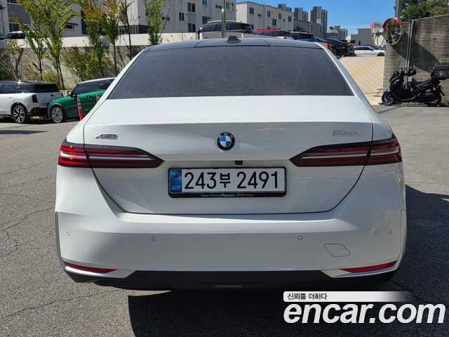 BMW 5-Series 530i xDrive — пробег 7 927 км — фото 4 из 5