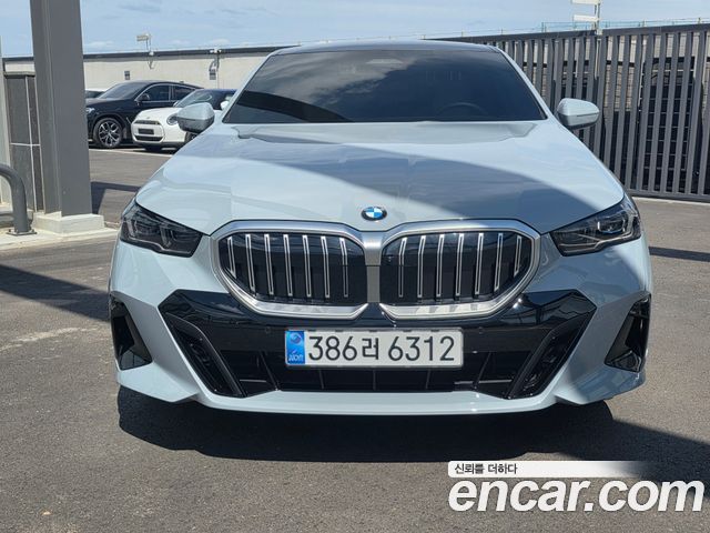 BMW 5-Series 520i M Sport — пробег 4 371 км — фото 3 из 5