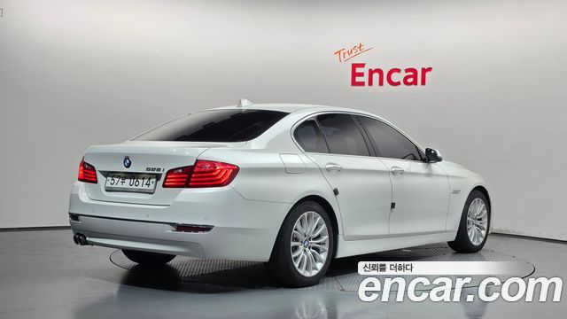 BMW 5-Series 528i Luxury Plus — пробег 75 293 км — фото 2 из 5