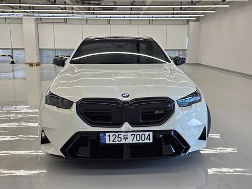 BMW M5 M5 Touring — пробег 5 000 км — фото 1 из 5
