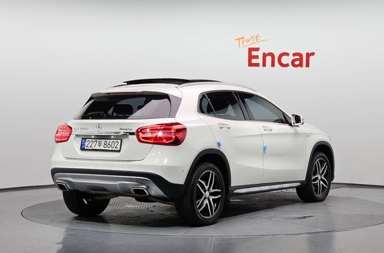 Mercedes-Benz GLA-Class GLA200d 4MATIC Activity Edition — пробег 68 502 км — фото 2 из 5