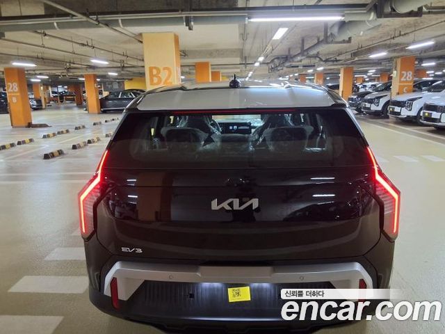 Kia EV3 Long Range 2WD AIr — пробег 18 км — фото 4 из 5