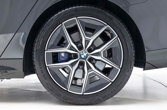 BMW 5-Series 523d M Sport — пробег 7 600 км — фото 5 из 5