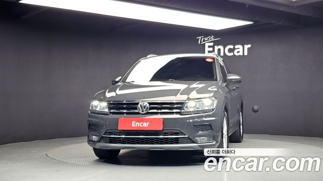 Volkswagen Tiguan 2.0 TDI Premium — пробег 84 556 км — фото 3 из 5