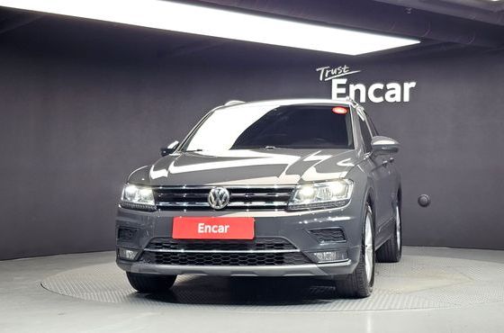 Volkswagen Tiguan 2.0 TDI Premium — пробег 84 556 км — фото 3 из 5