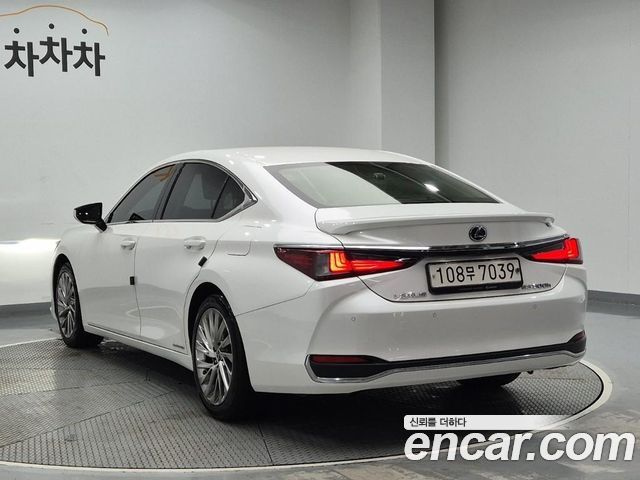 Lexus ES Executive — пробег 67 102 км — фото 2 из 5