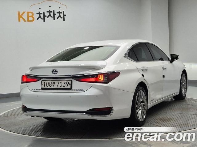 Lexus ES Executive — пробег 67 102 км — фото 3 из 5