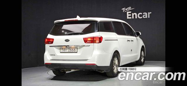 Kia Carnival 11-Seater Deluxe — пробег 200 000 км — фото 2 из 5