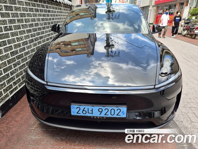Tesla Model Y Premium Long Range AWD — пробег 900 км — фото 1 из 5