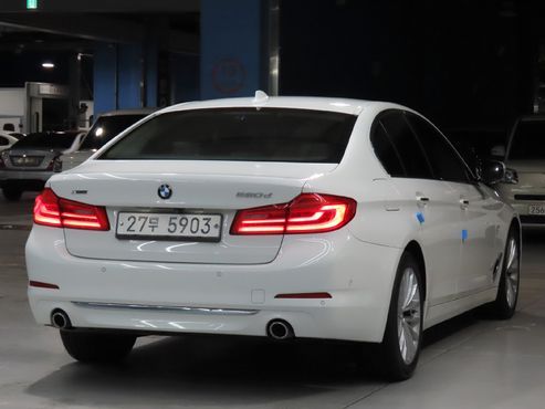 BMW 5-Series 520d xDrive Luxury Plus — пробег 136 000 км — фото 2 из 5