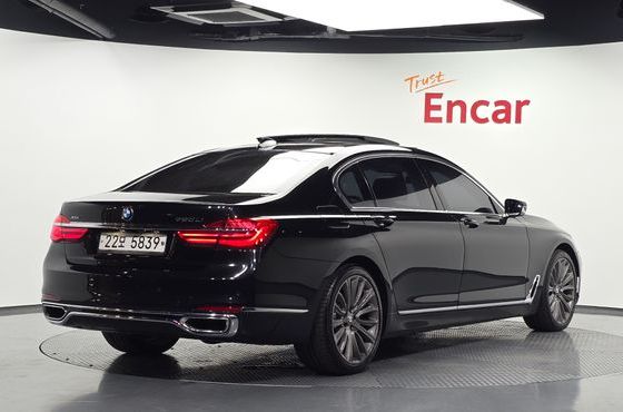 BMW 7-Series 750Li xDrive — пробег 133 702 км — фото 2 из 5