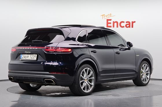 Porsche Cayenne 3.0 E-Hybrid — пробег 75 949 км — фото 2 из 5