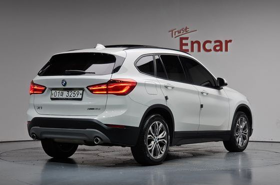 BMW X1 xDrive 18d Joy — пробег 118 093 км — фото 2 из 5