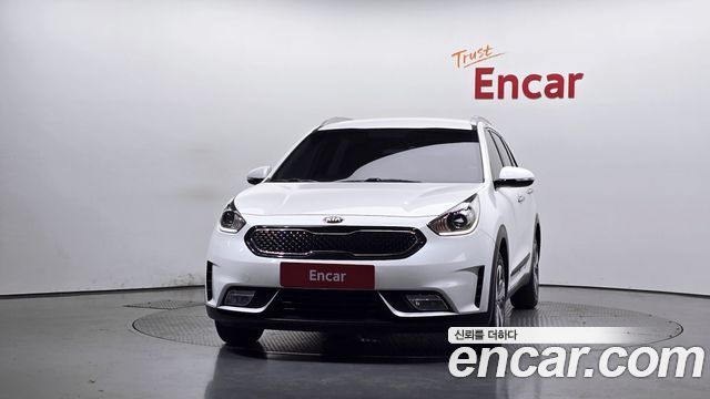 Kia Niro Prestige — пробег 124 813 км — фото 3 из 5