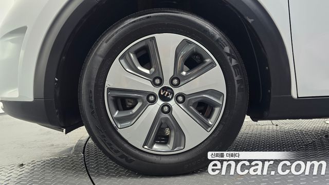 Kia Niro Prestige — пробег 124 813 км — фото 5 из 5