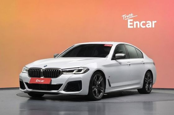 BMW 5-Series M550i xDrive — пробег 76 609 км — фото 1 из 5