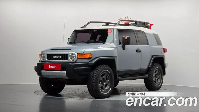 Toyota FJ Cruiser 4WD V6 — пробег 141 642 км — фото 1 из 5