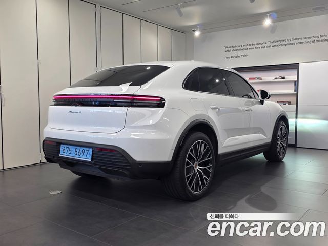 Porsche Macan Base — пробег 4 528 км — фото 2 из 5