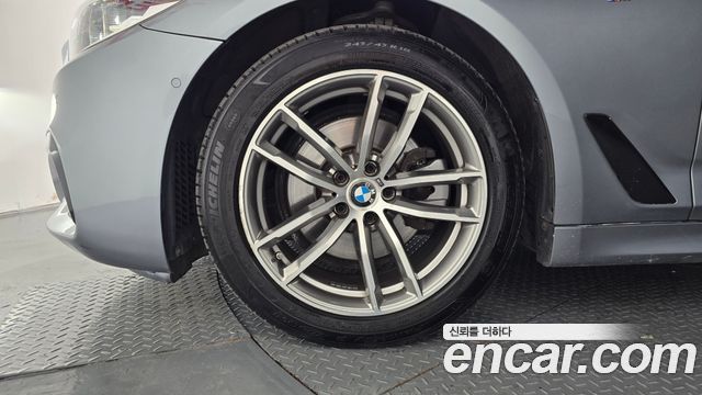 BMW 5-Series 520d xDrive M Sport Package — пробег 82 140 км — фото 5 из 5
