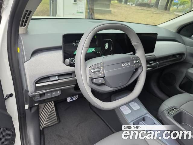 Kia EV3 Long Range 2WD Earth — пробег 5 780 км — фото 5 из 5
