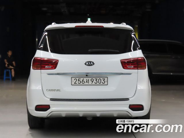 Kia Carnival из Кореи Encar