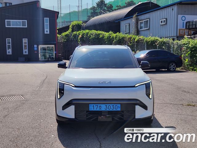 Kia EV3 Long Range 2WD GT Line — пробег 3 700 км — фото 1 из 5
